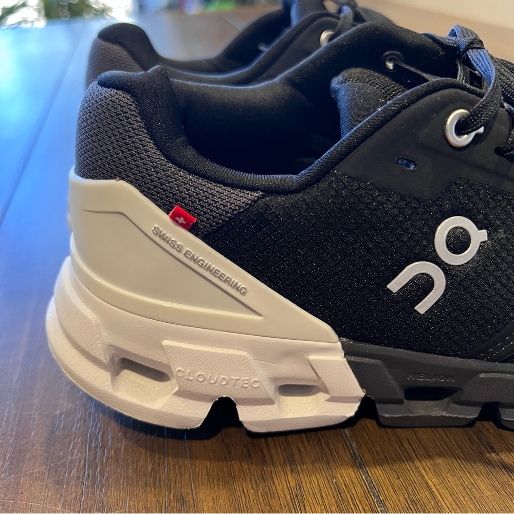 On Cloudflyer 4 Running Shoes | Black | Women's 8 - Picture 4 of 10